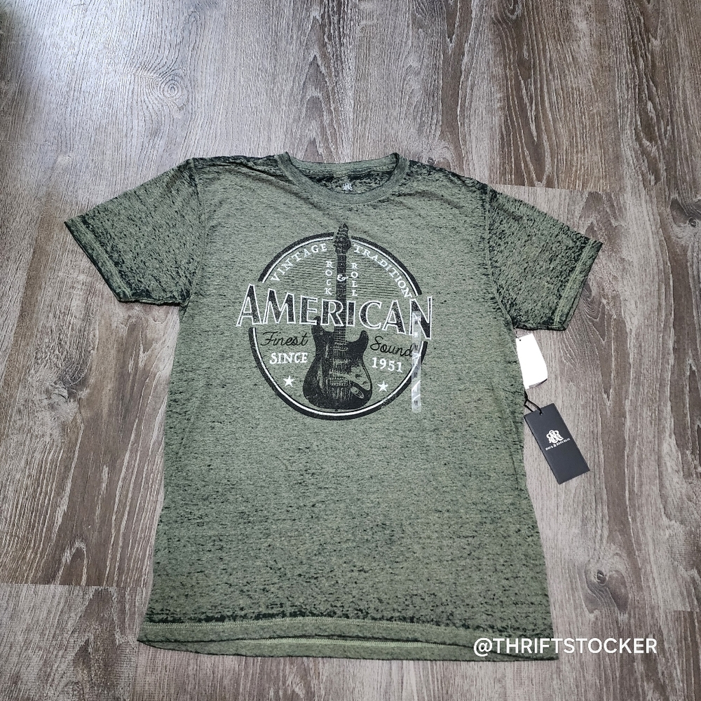 Rock And Republic Green Graphic T-Shirt